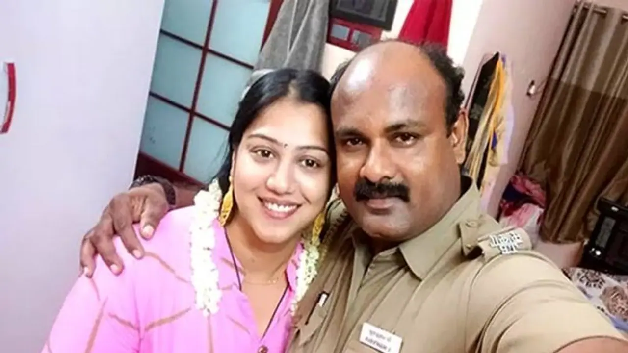 పోలీస్ అధికారిపై చీటింగ్ కేసు పెట్టిన హీరోయిన్ పోలీస్ అధికారిపై చీటింగ్ కేసు పెట్టిన హీరోయిన్