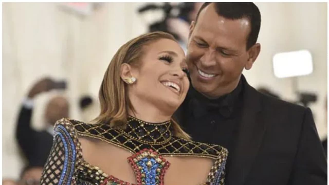 ബേസ്ബോള് താരം അലെക്സുമായുള്ള ബന്ധം പിരിഞ്ഞ് ഗായിക ജെന്നിഫര് ലോപെസ് ബേസ്ബോള് താരം അലെക്സുമായുള്ള ബന്ധം പിരിഞ്ഞ് ഗായിക ജെന്നിഫര് ലോപെസ്