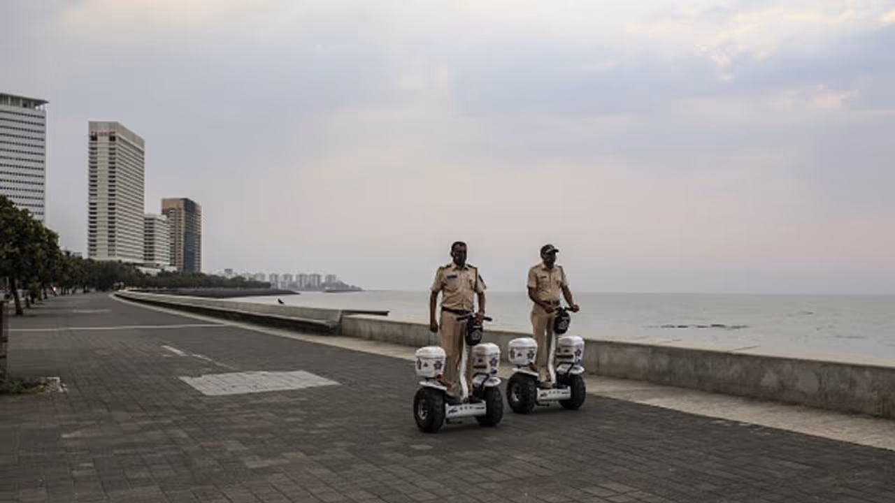 Maharashtra extends lockdown like restrictions till May 15 Maharashtra extends lockdown like restrictions till May 15