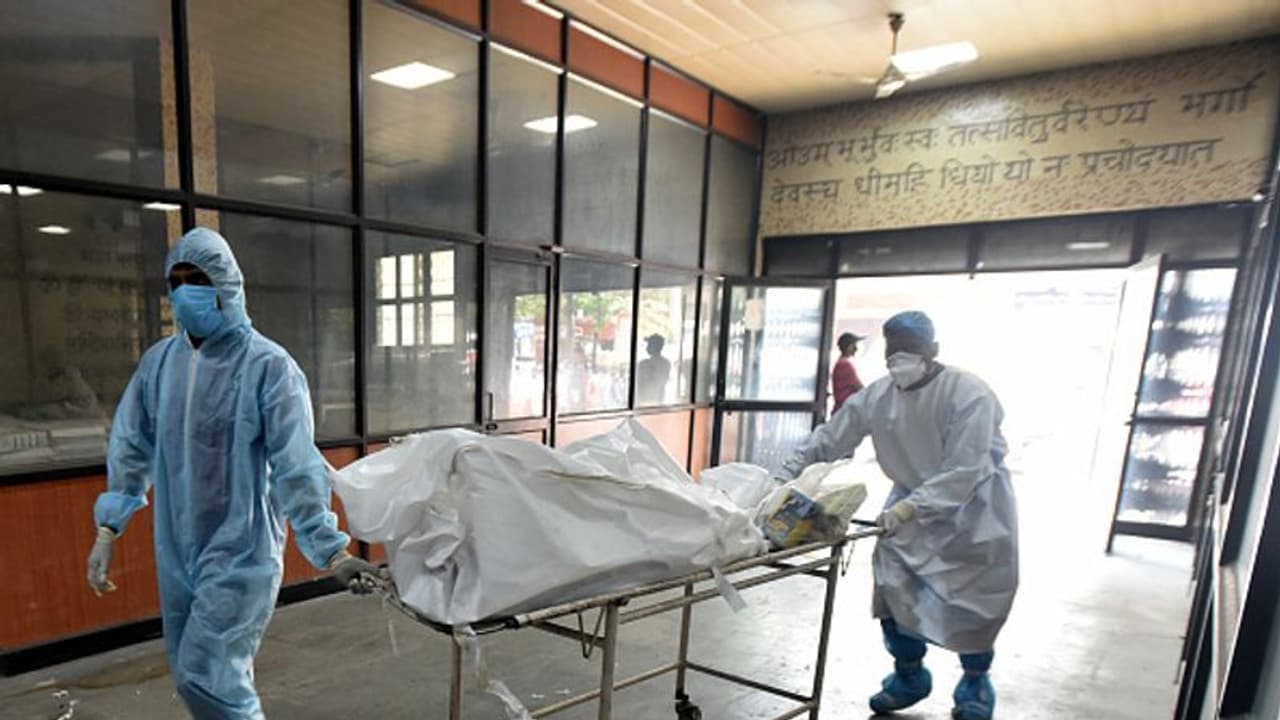 കൊവിഡ് മൂന്നാം തരംഗം; കേന്ദ്രം നല്കിയ അറിയിപ്പുകളും ഓര്ക്കേണ്ട ചിലതും... കൊവിഡ് മൂന്നാം തരംഗം; കേന്ദ്രം നല്കിയ അറിയിപ്പുകളും ഓര്ക്കേണ്ട ചിലതും...