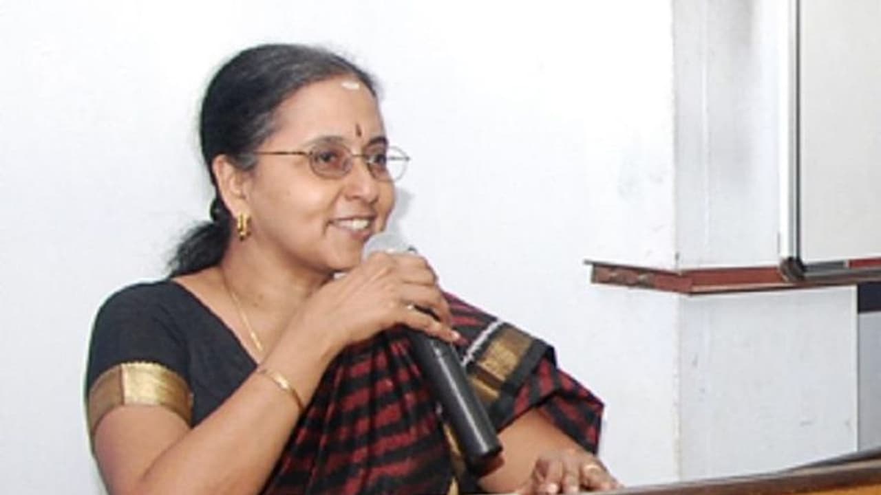 கிரிஜா வைத்தியநாதன் நியமனம் மீதான தடை நீக்கம்... உயர் நீதிமன்றம் பிறப்பித்த அதிரடி உத்தரவு...! கிரிஜா வைத்தியநாதன் நியமனம் மீதான தடை நீக்கம்... உயர் நீதிமன்றம் பிறப்பித்த அதிரடி உத்தரவு...!