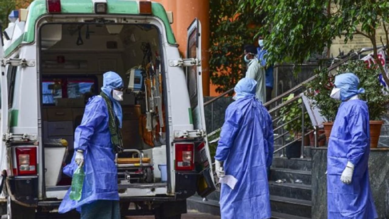 सूरत में कोरोना से 15 दिन की बच्ची की मौत, जन्म के वक्त मां से हुआ संक्रमण