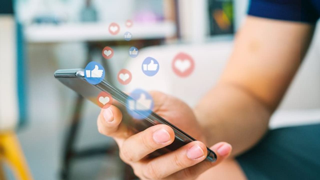 ऐक्शन मोड में इमरान सरकार, सोशल मीडिया पर लगाया बैन, फ्रांस को लेकर हो रहा प्रदर्शन ऐक्शन मोड में इमरान सरकार, सोशल मीडिया पर लगाया बैन, फ्रांस को लेकर हो रहा प्रदर्शन