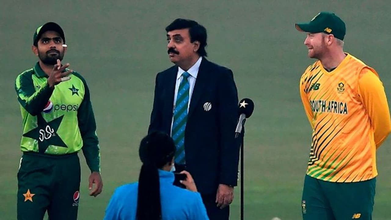 #RSAvsPAK தொடரின் முடிவை தீர்மானிக்கும் கடைசி டி20..! தென்னாப்பிரிக்கா முதலில் பேட்டிங்