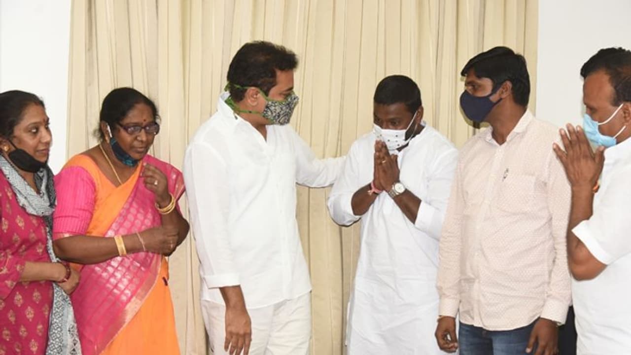 లింగోజిగూడ ఉప ఎన్నికకు టీఆర్ఎస్ దూరం.. కేటీఆర్ కీలక నిర్ణయం లింగోజిగూడ ఉప ఎన్నికకు టీఆర్ఎస్ దూరం.. కేటీఆర్ కీలక నిర్ణయం