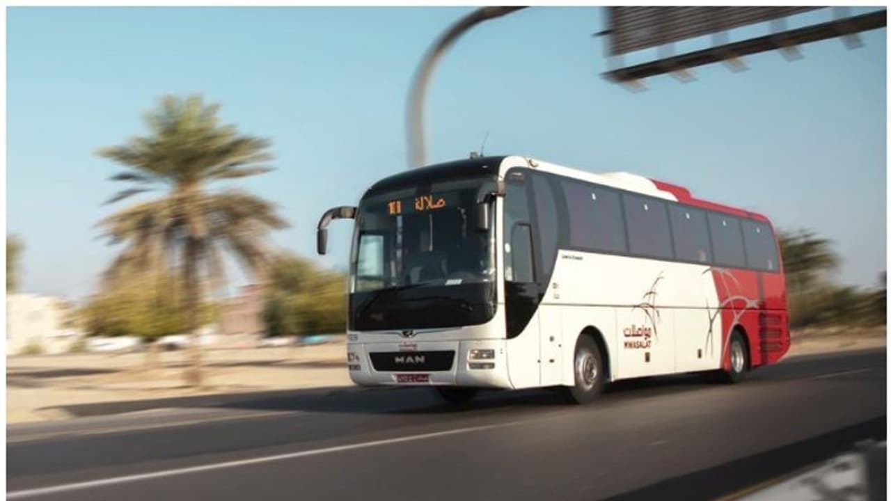 മസ്കറ്റ് സലാല ബസ് സര്വീസുകള് താല്ക്കാലികമായി നിര്ത്തിവെച്ചു മസ്കറ്റ് സലാല ബസ് സര്വീസുകള് താല്ക്കാലികമായി നിര്ത്തിവെച്ചു