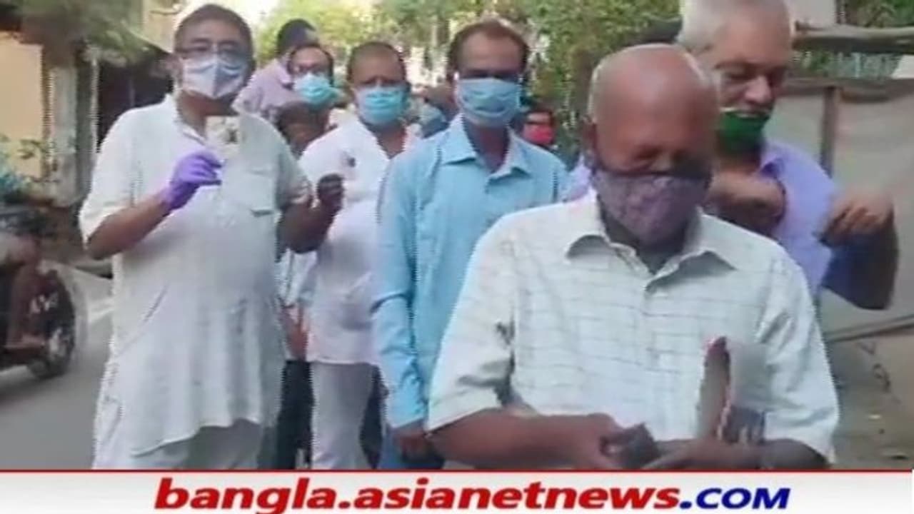 ভোট কেন্দ্রে যেতে বয়স্কদের বিনামূল্যে ক্যাব পরিষেবা, মিলবে ৪০০ টাকা, বড় পদক্ষেপ কমিশনের ভোট কেন্দ্রে যেতে বয়স্কদের বিনামূল্যে ক্যাব পরিষেবা, মিলবে ৪০০ টাকা, বড় পদক্ষেপ কমিশনের