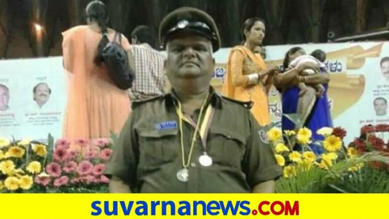 ಜಮಖಂಡಿ: ಮುಷ್ಕರದ ಮಧ್ಯೆ ಬಸ್ ಚಾಲನೆ, ಕಲ್ಲೇಟಿಗೆ ಚಾಲಕ ಬಲಿ ಜಮಖಂಡಿ: ಮುಷ್ಕರದ ಮಧ್ಯೆ ಬಸ್ ಚಾಲನೆ, ಕಲ್ಲೇಟಿಗೆ ಚಾಲಕ ಬಲಿ