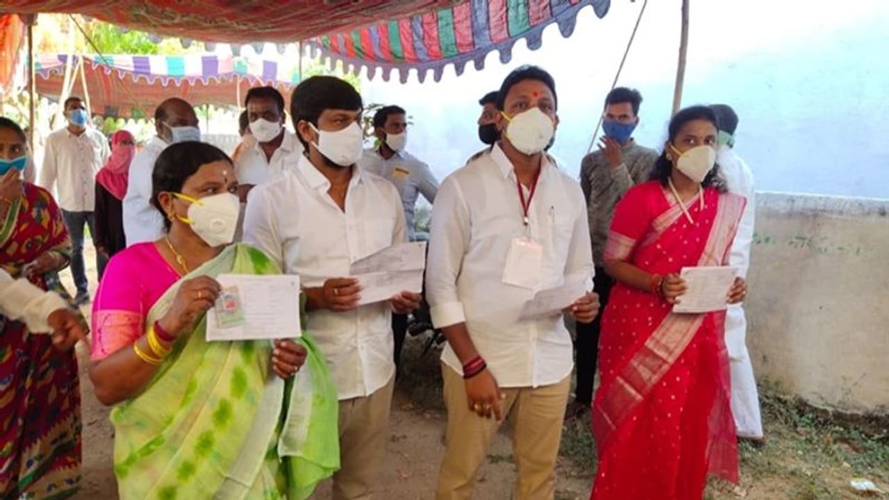 సాగర్లో ముగిసిన ఉప ఎన్నిక: భారీగా ఓటింగ్.. 5 గంటల వరకు 81.5 శాతం పోలింగ్ సాగర్లో ముగిసిన ఉప ఎన్నిక: భారీగా ఓటింగ్.. 5 గంటల వరకు 81.5 శాతం పోలింగ్