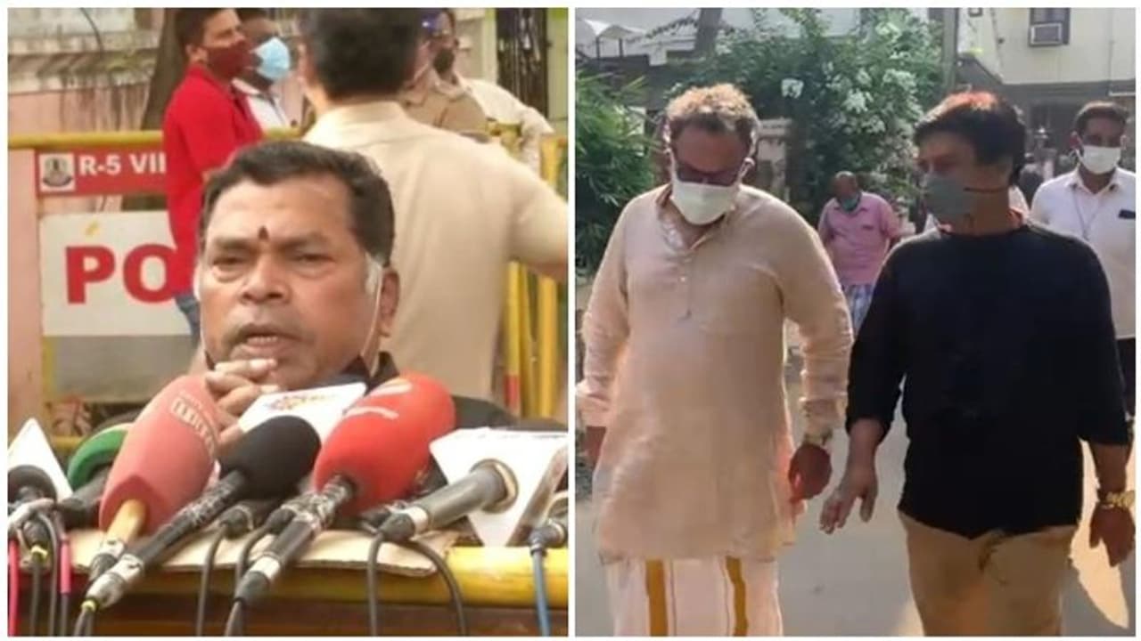 விவேக் காமெடியன் அல்ல ரியல் ஹீரோ... சமூக இடைவெளியோடு அஞ்சலி செலுத்தும் ரசிகர்கள் மற்றும் பிரபலங்கள்! விவேக் காமெடியன் அல்ல ரியல் ஹீரோ... சமூக இடைவெளியோடு அஞ்சலி செலுத்தும் ரசிகர்கள் மற்றும் பிரபலங்கள்!