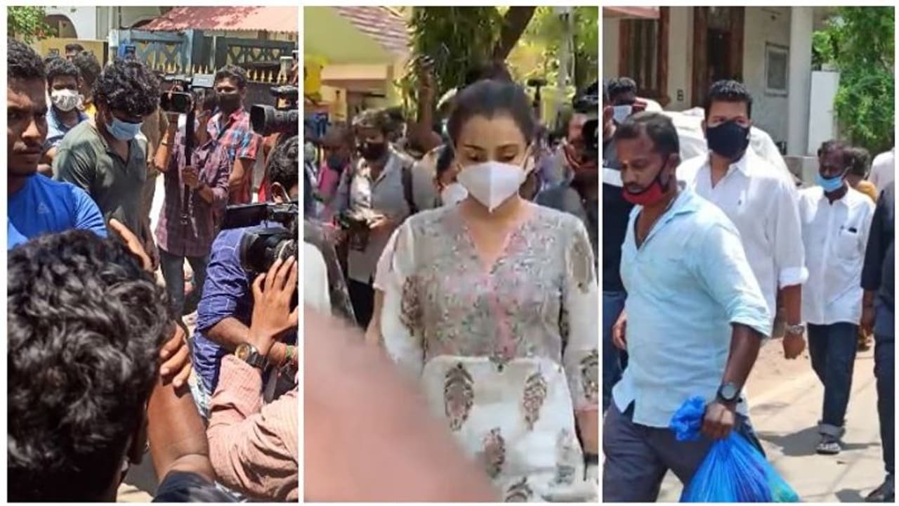 விவேக் உடலுக்கு நேரடியாக அஞ்சலி செலுத்திய த்ரிஷா, சந்தானம், இயக்குனர் ஷங்கர் உள்ளிட்ட பலர்..! விவேக் உடலுக்கு நேரடியாக அஞ்சலி செலுத்திய த்ரிஷா, சந்தானம், இயக்குனர் ஷங்கர் உள்ளிட்ட பலர்..!