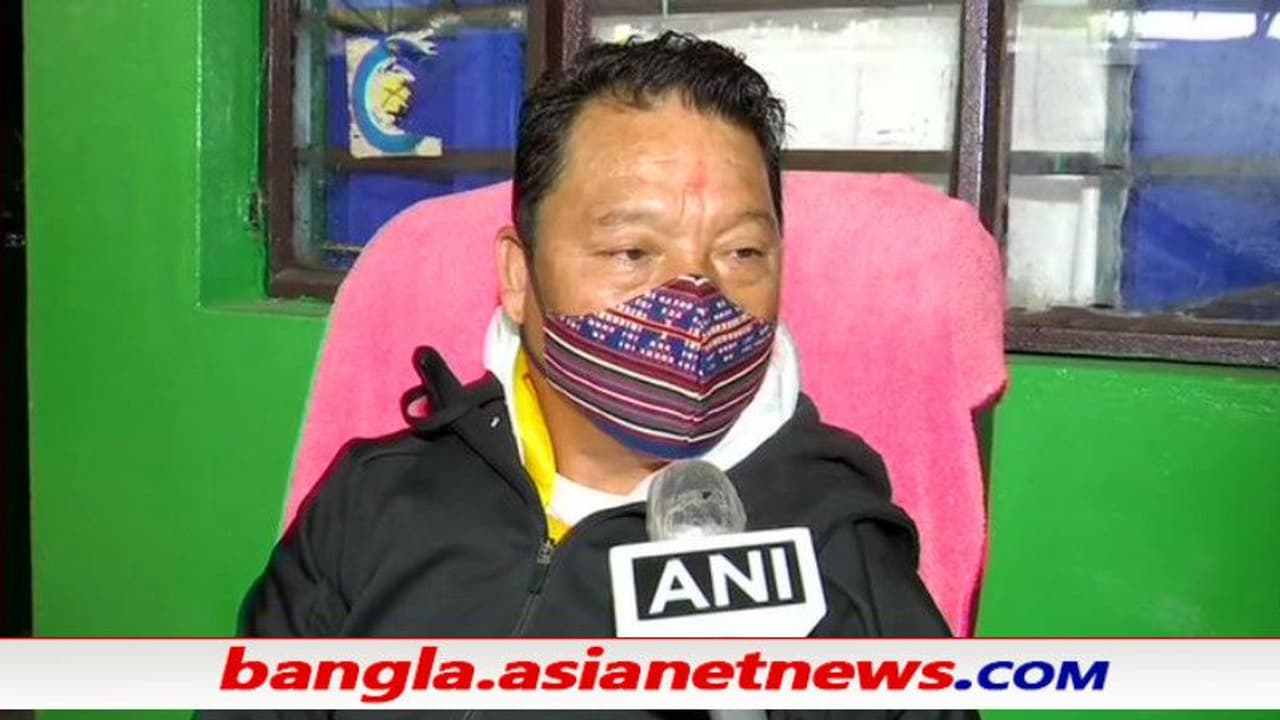 'গোর্খাদের জন্য কী করেছে বিজেপি', ভোটের দিন গেরুয়া শিবিরকে অস্বস্তিতে ফেললেন গুরুং