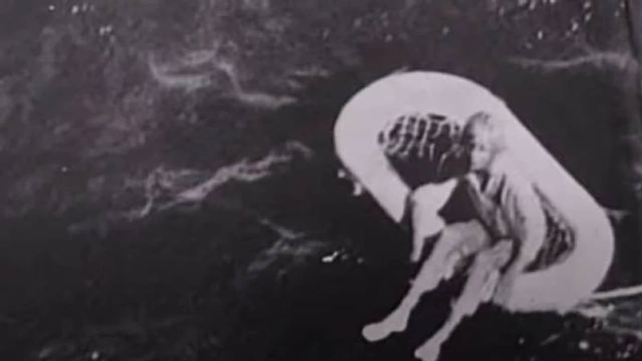 സമുദ്രത്തില് ഒഴുകിനടന്ന പെണ്കുട്ടി, ആ ഭീകരരാത്രിയില് സംഭവിച്ചതെന്തെന്ന് വെളിപ്പെടുത്തിയത് 50വര്ഷത്തിനുശേഷം സമുദ്രത്തില് ഒഴുകിനടന്ന പെണ്കുട്ടി, ആ ഭീകരരാത്രിയില് സംഭവിച്ചതെന്തെന്ന് വെളിപ്പെടുത്തിയത് 50വര്ഷത്തിനുശേഷം