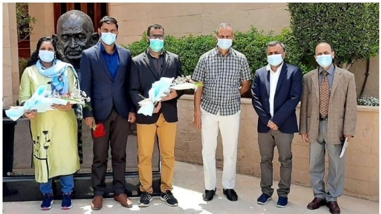 യുണൈറ്റഡ് നഴ്സസ് അസോസിയേഷൻ പ്രതിനിധി സംഘം റിയാദിലെ ഇന്ത്യൻ എംബസിയിൽ സന്ദർശനം നടത്തി യുണൈറ്റഡ് നഴ്സസ് അസോസിയേഷൻ പ്രതിനിധി സംഘം റിയാദിലെ ഇന്ത്യൻ എംബസിയിൽ സന്ദർശനം നടത്തി