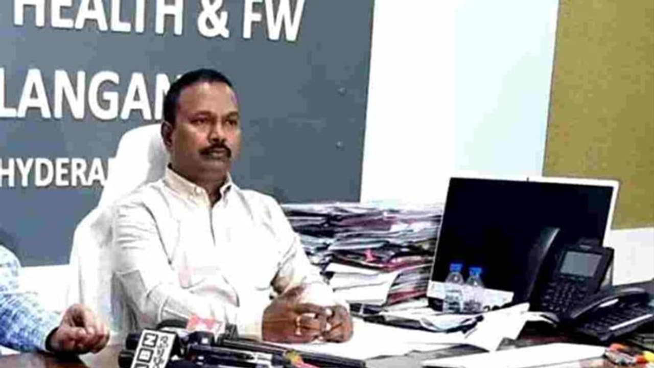 గాలి ద్వారా వ్యాపించే స్టేజ్కు కరోనా... సెకండ్ వేవ్ మోస్ట్ డేంజర్: డా. శ్రీనివాస్ హెచ్చరికలు గాలి ద్వారా వ్యాపించే స్టేజ్కు కరోనా... సెకండ్ వేవ్ మోస్ట్ డేంజర్: డా. శ్రీనివాస్ హెచ్చరికలు