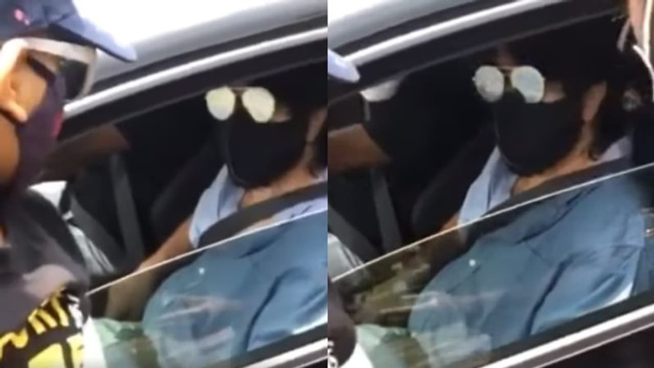 വഴിയരികിൽ കണ്ട കുഞ്ഞിനോട് കുശലം പറഞ്ഞ് മമ്മൂട്ടി, വീഡിയോ വഴിയരികിൽ കണ്ട കുഞ്ഞിനോട് കുശലം പറഞ്ഞ് മമ്മൂട്ടി, വീഡിയോ