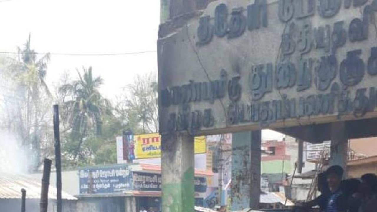 வேலூரில் பயங்கரம்.. பட்டாசு கடையில் வெடிவிபத்து.. தாத்தாவுடன் தீயில் கருகி பலியான 2 பிஞ்சுக் குழந்தைகள்..!