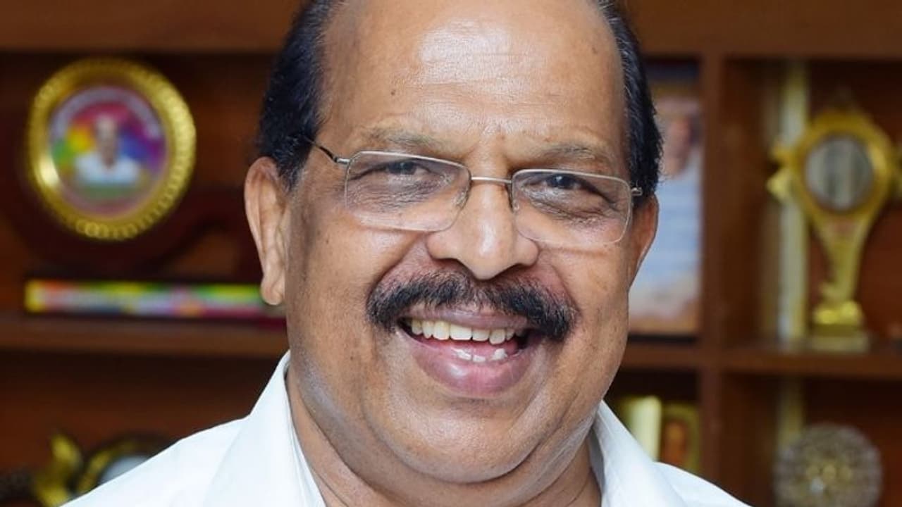'തെരഞ്ഞെടുപ്പ് വിജയം തടയാൻ ചില ഹീന ശക്തികൾ ശ്രമിച്ചു'; കള്ളക്കേസുകൾ നൽകിയെന്നും ജി സുധാകരൻ 'തെരഞ്ഞെടുപ്പ് വിജയം തടയാൻ ചില ഹീന ശക്തികൾ ശ്രമിച്ചു'; കള്ളക്കേസുകൾ നൽകിയെന്നും ജി സുധാകരൻ