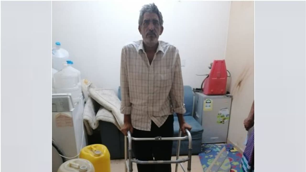 കെട്ടിടത്തില് നിന്ന് വീണ് പരിക്കേറ്റ് കിടപ്പിലായ പ്രവാസി ഇന്ത്യക്കാരന് തുണയായി മലയാളികള് കെട്ടിടത്തില് നിന്ന് വീണ് പരിക്കേറ്റ് കിടപ്പിലായ പ്രവാസി ഇന്ത്യക്കാരന് തുണയായി മലയാളികള്