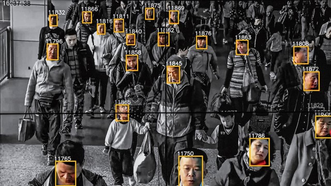 പെരുമാറ്റത്തിന്റെ അടിസ്ഥാനത്തിൽ പൗരന്മാരെ തരംതിരിച്ച് ചൈനീസ് സർക്കാരിന്റെ 'സോഷ്യൽ ക്രെഡിറ്റ് റേറ്റിങ്' പെരുമാറ്റത്തിന്റെ അടിസ്ഥാനത്തിൽ പൗരന്മാരെ തരംതിരിച്ച് ചൈനീസ് സർക്കാരിന്റെ 'സോഷ്യൽ ക്രെഡിറ്റ് റേറ്റിങ്'