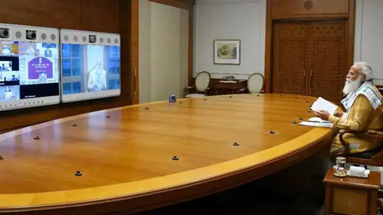 गजब की एनर्जीः PM Modi नौ दिन नवरात्रि व्रत रहने के बावजूद करते रहे दिन भर अलग अलग मीटिंग गजब की एनर्जीः PM Modi नौ दिन नवरात्रि व्रत रहने के बावजूद करते रहे दिन भर अलग अलग मीटिंग