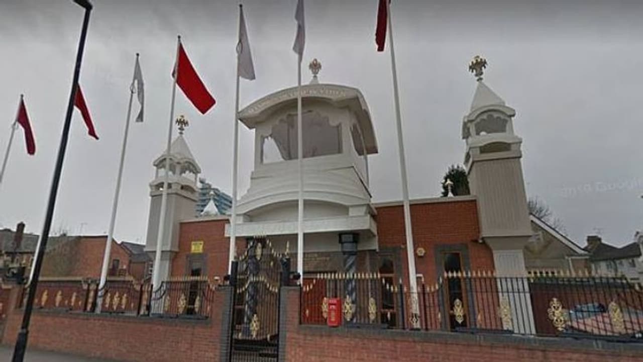 അനുയായികളെ പീഡിപ്പിച്ചു, സ്ത്രീകളിൽ മോശമായ സ്വാധീനം ചെലുത്തി, ഇന്ത്യൻ വംശജനായ ആൾദൈവത്തിനെതിരെ പരാതി അനുയായികളെ പീഡിപ്പിച്ചു, സ്ത്രീകളിൽ മോശമായ സ്വാധീനം ചെലുത്തി, ഇന്ത്യൻ വംശജനായ ആൾദൈവത്തിനെതിരെ പരാതി