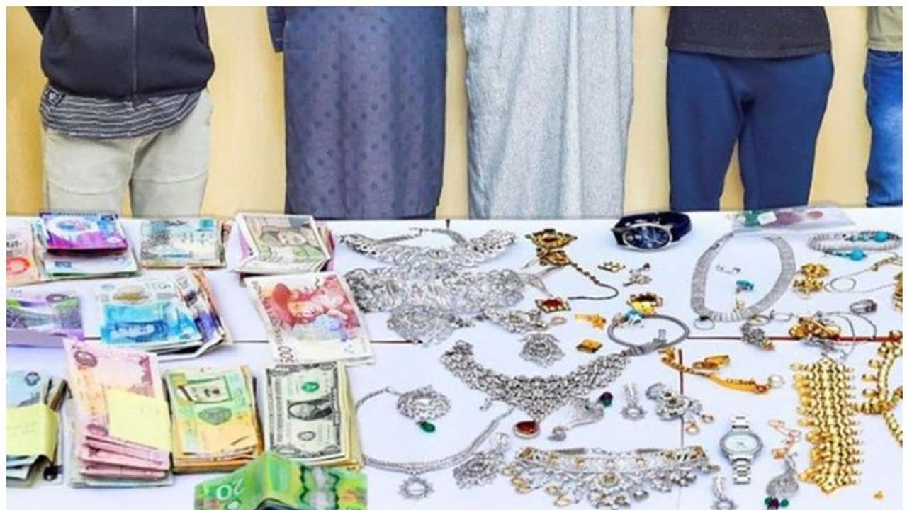 വീടുകള്‍ കേന്ദ്രീകരിച്ച് വന്‍ കവര്‍ച്ച; ആഭരണങ്ങളും ലക്ഷങ്ങള്‍ വിലയുള്ള കറന്‍സികളുമായി വിദേശികള്‍ പിടിയില്‍