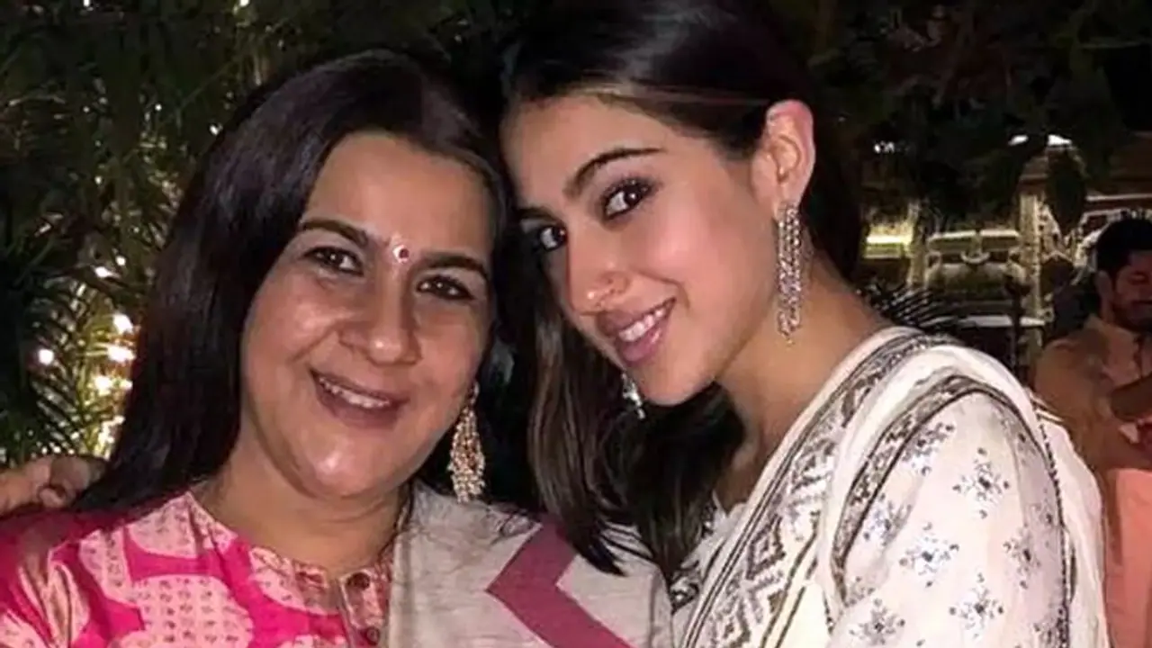 Sara Ali Khan, Amrita Singh's identical picture, Saba Ali Khan asks do they look like sisters? (Pic inside)