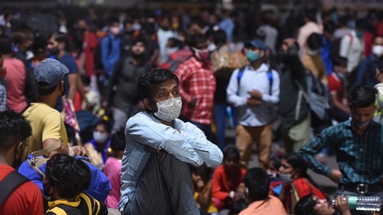 Covid 19 Spike: ಮುಂದಿನ ವಾರ 3ನೇ ಅಲೆ ಗರಿಷ್ಠಕ್ಕೆ: ಲಾಕ್ಡೌನ್‌ ಭೀತಿಯಿಂದ ಮತ್ತೆ ವಲಸಿಗರ ಗುಳೆ ಶುರು!