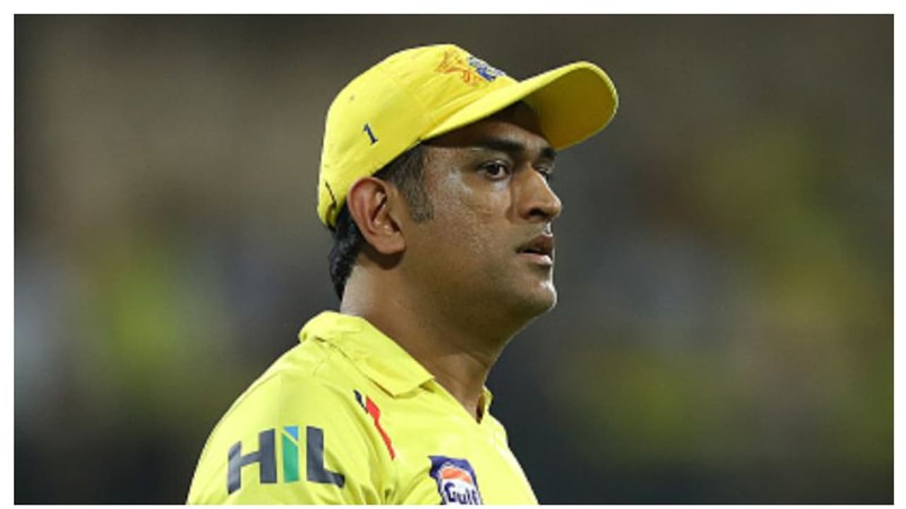 এবার ধোনির পরিবারে করোনার থাবা, কেকেআর ম্যাচের আগেই সিএসকে শিবিরে এল খারাপ খবর এবার ধোনির পরিবারে করোনার থাবা, কেকেআর ম্যাচের আগেই সিএসকে শিবিরে এল খারাপ খবর