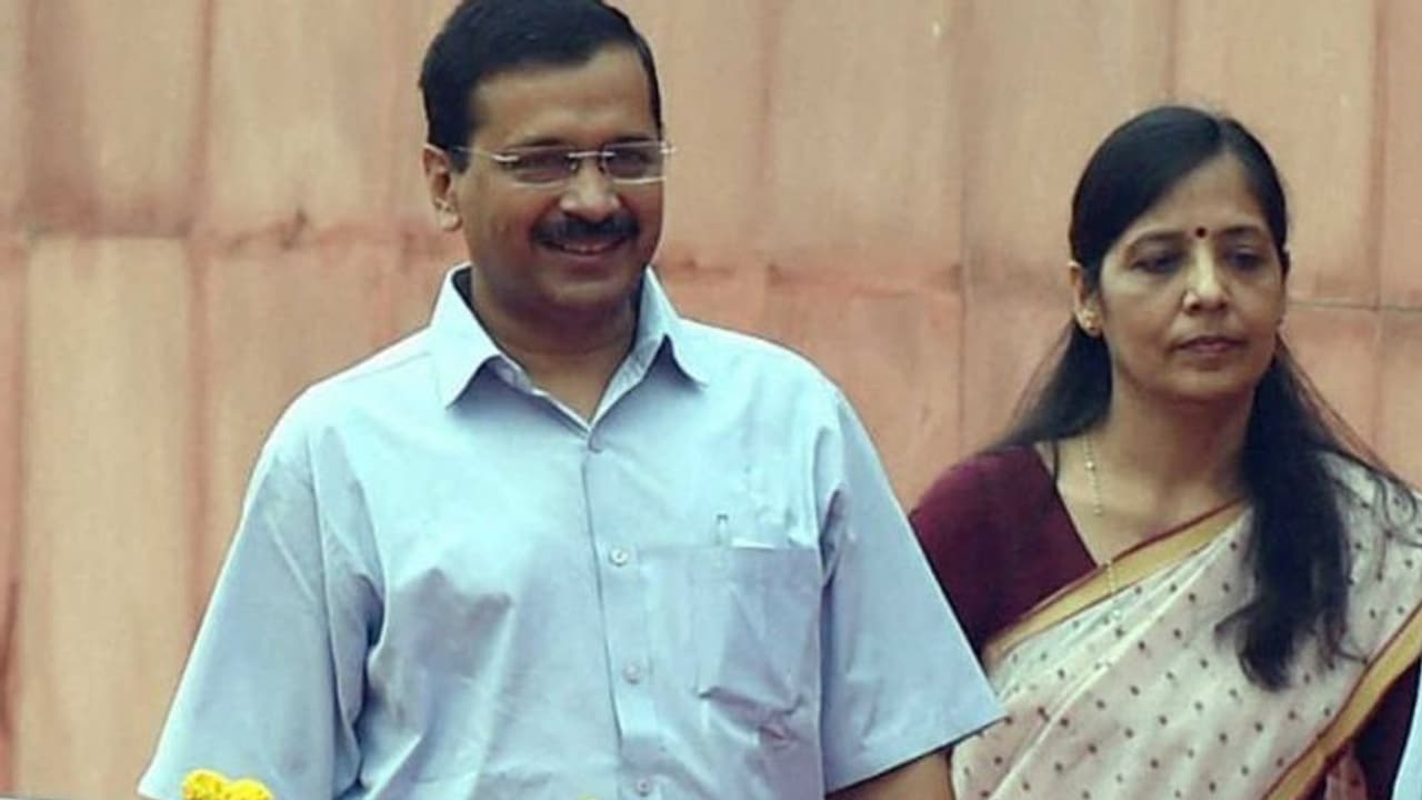 ಪತ್ನಿಗೆ ಕೊರೋನಾ, ದೆಹಲಿ ಸಿಎಂ ಕೇಜ್ರಿವಾಲ್ ಹೋಮ್ ಕ್ವಾರಂಟೈನ್!