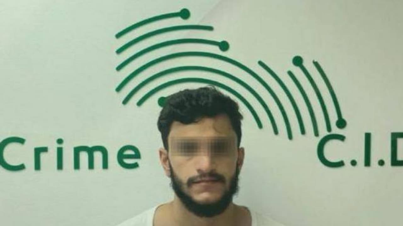 അപകടകരമായി വാഹനമോടിച്ചതിന് 21 കാരന് ദുബൈയില് അറസ്റ്റില് അപകടകരമായി വാഹനമോടിച്ചതിന് 21 കാരന് ദുബൈയില് അറസ്റ്റില്