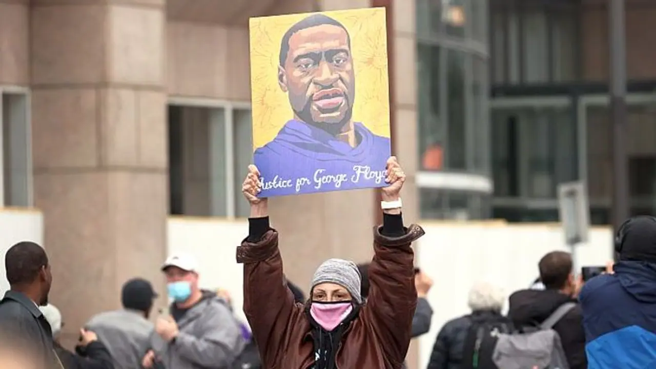 డెరికే దోషి: జార్జ్ఫ్లాయిడ్ హత్యపై తేల్చేసిన కోర్టు డెరికే దోషి: జార్జ్ఫ్లాయిడ్ హత్యపై తేల్చేసిన కోర్టు
