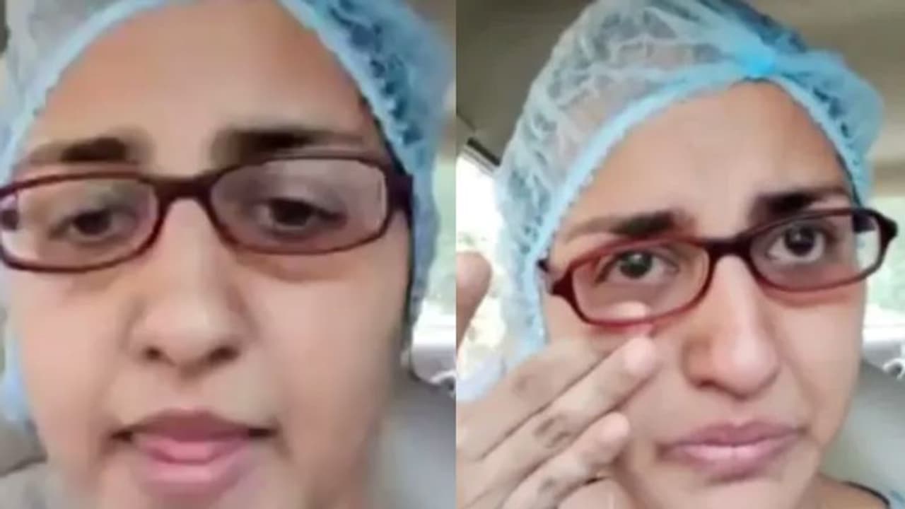 मुंबई में ICU में जगह नहीं है, हम असहाय हैं...कोरोना से बिगड़ती हालत के बीच डॉक्टर का इमोशनल Video मुंबई में ICU में जगह नहीं है, हम असहाय हैं...कोरोना से बिगड़ती हालत के बीच डॉक्टर का इमोशनल Video