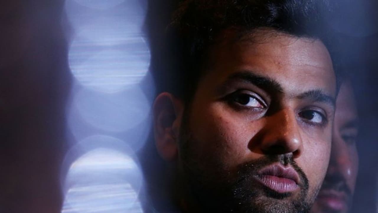 দিল্লির বিরুদ্ধে হারের ধাক্কা, তার সঙ্গে শাস্তি হল রোহিত শর্মার