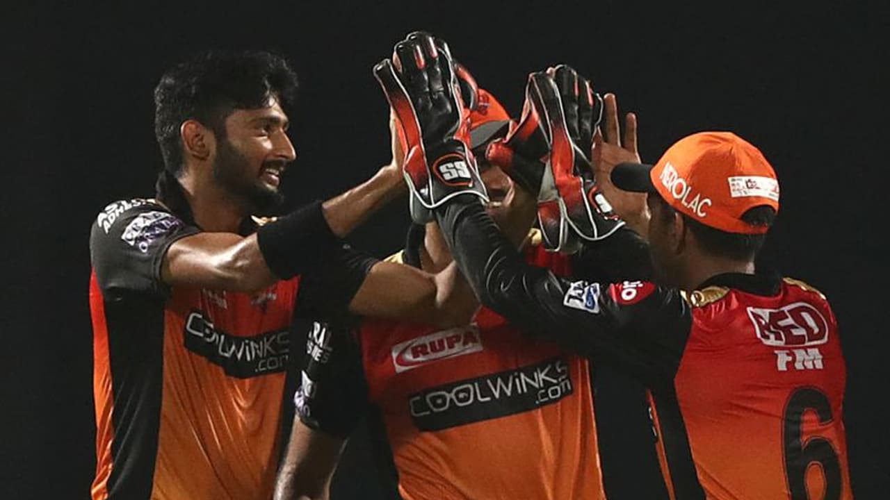 ചെന്നൈയിലെ സ്ലോ പിച്ചില് പഞ്ചാബിനെ പിടിച്ചുകെട്ടി ഹൈദരാബാദ് ചെന്നൈയിലെ സ്ലോ പിച്ചില് പഞ്ചാബിനെ പിടിച്ചുകെട്ടി ഹൈദരാബാദ്