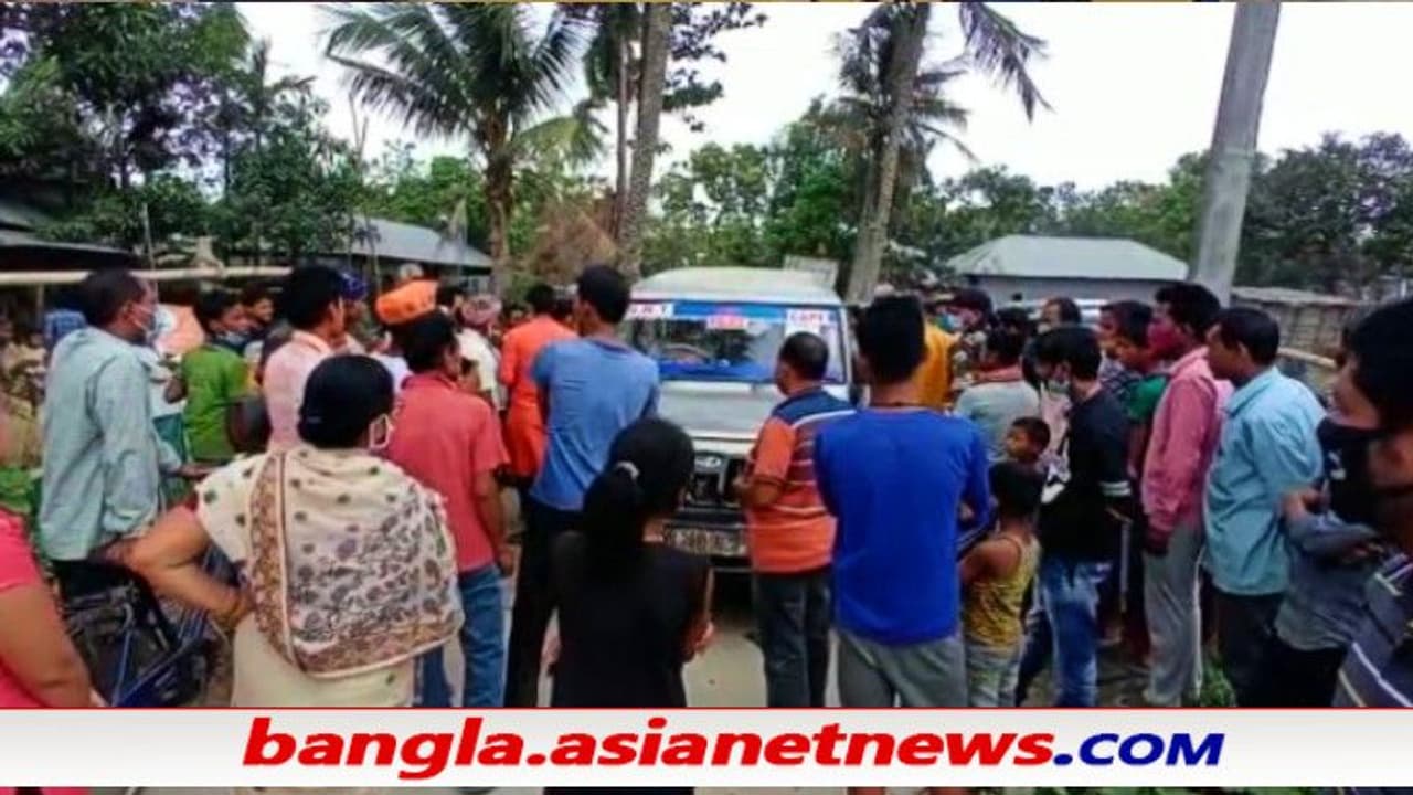 বুথের বাইরে হাসুয়া হাতে ৩ জন, তীব্র আতঙ্ক রায়গঞ্জে বিজেপি প্রার্থী আসতেই সামনে এল আসল ঘটনা