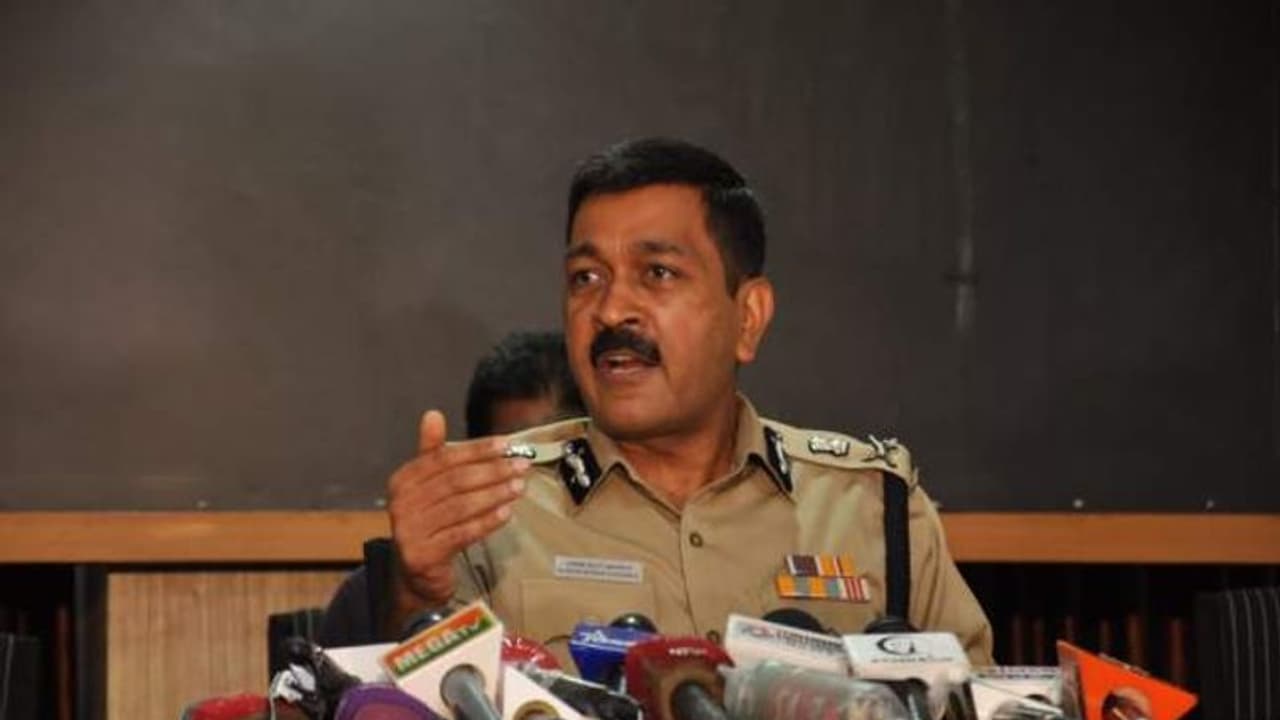 கள்ளச்சாராய மரணம் எதிரொலி: ஏ.டி.ஜி.பி. மகேஷ்குமார் அகர்வால் மாற்றம்! தமிழக அரசு அதிரடி உத்தரவு!! கள்ளச்சாராய மரணம் எதிரொலி: ஏ.டி.ஜி.பி. மகேஷ்குமார் அகர்வால் மாற்றம்! தமிழக அரசு அதிரடி உத்தரவு!!