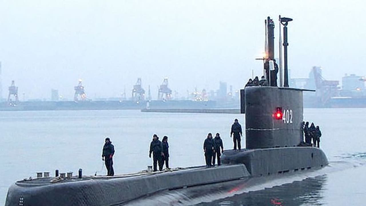 ഒടുവില് ഉറപ്പിച്ചു, 53 നാവികരുമായി കാണാതായ അന്തര്വാഹിനി ആഴക്കടലില് മുങ്ങിയത് തന്നെ! ഒടുവില് ഉറപ്പിച്ചു, 53 നാവികരുമായി കാണാതായ അന്തര്വാഹിനി ആഴക്കടലില് മുങ്ങിയത് തന്നെ!