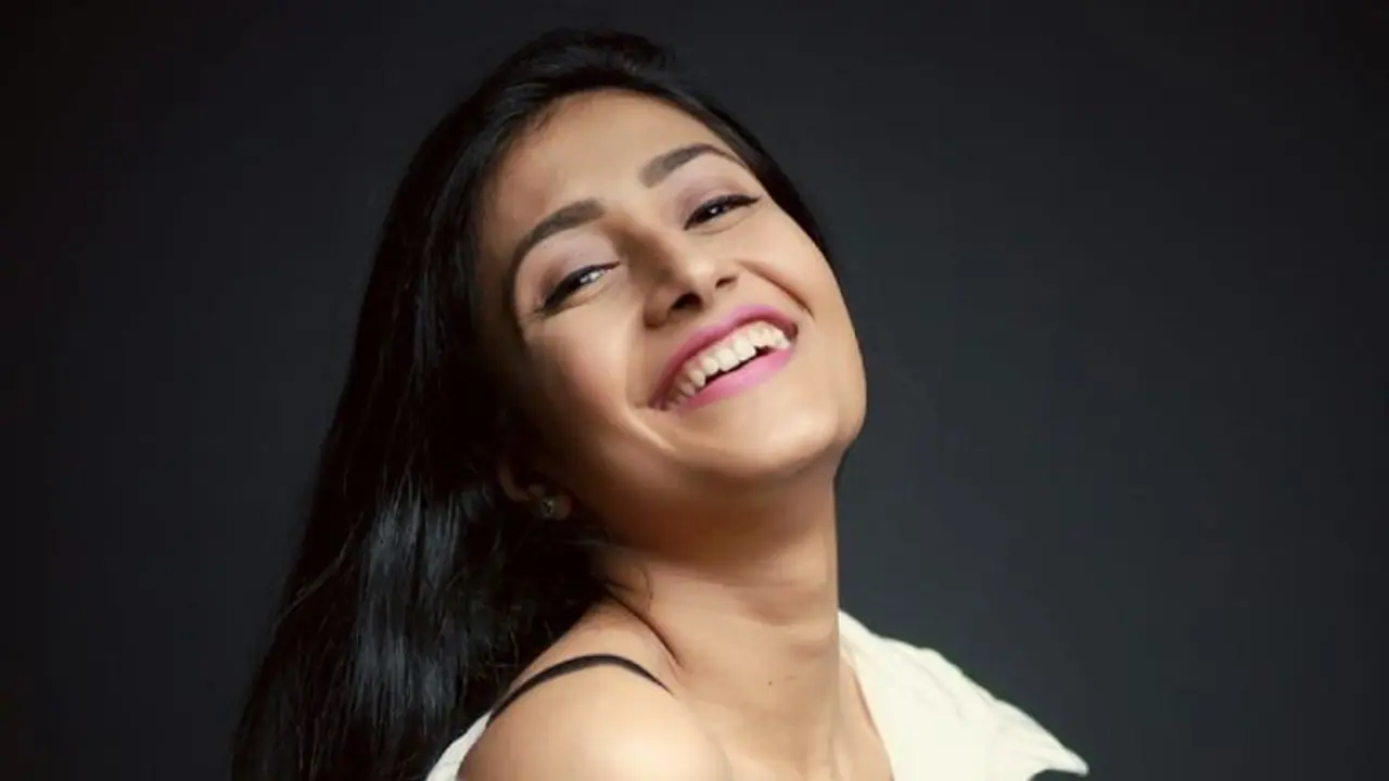 Yuzvendra Chahal's wife Dhanashree Verma's dance to Param Sundari is indeed delightful (Watch video) Yuzvendra Chahal's wife Dhanashree Verma's dance to Param Sundari is indeed delightful (Watch video)