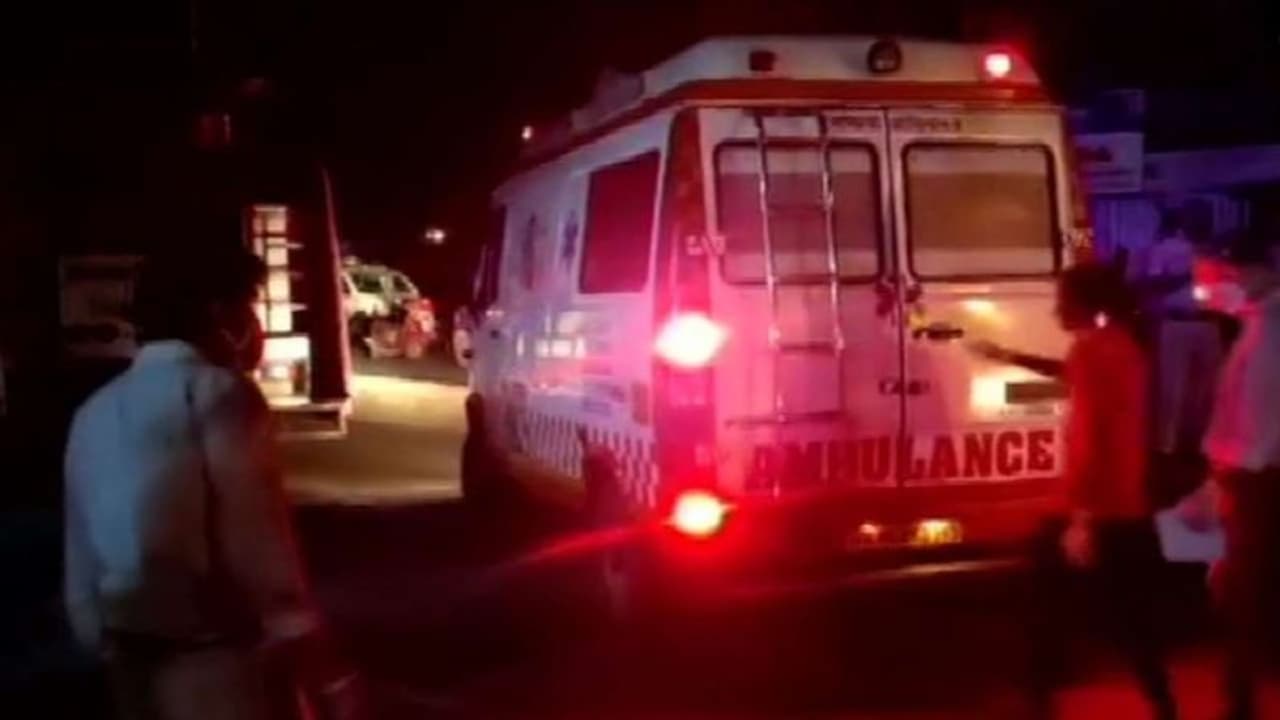 அய்யோ.. கடவுளே... மருத்துவமனையில் தீ விபத்து.. உடல் கருகி, மூச்சுத் திணறி 18 பேர் உயிரிழப்பு.. அய்யோ.. கடவுளே... மருத்துவமனையில் தீ விபத்து.. உடல் கருகி, மூச்சுத் திணறி 18 பேர் உயிரிழப்பு..