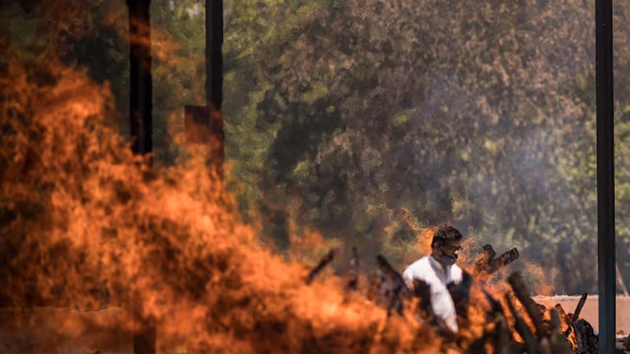 കൊവിഡ് മരണനിരക്കില് പൊരുത്തക്കേട്; പാലക്കാട് ഔദ്യോഗിക കണക്കിനേക്കാള് മൂന്നിരട്ടി ശവസംസ്കാരം കൊവിഡ് മരണനിരക്കില് പൊരുത്തക്കേട്; പാലക്കാട് ഔദ്യോഗിക കണക്കിനേക്കാള് മൂന്നിരട്ടി ശവസംസ്കാരം