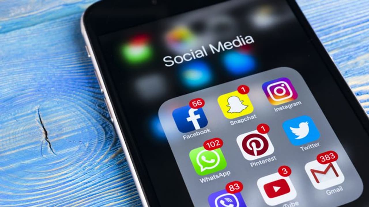 আগামীকালই কি ভারতে বন্ধ হচ্ছে 'ফেসবুক টুইটার', কেন্দ্রের নিয়মে গেড়ো, লাগু হতে পারে কড়া নিয়মবিধি