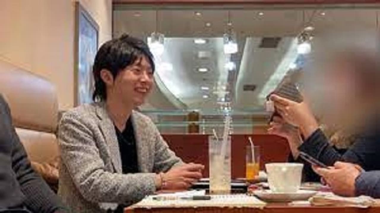 వీడి కక్కుర్తి పాడుగానూ.. ఓకేసారి 35 మంది అమ్మాయిలతో... వీడి కక్కుర్తి పాడుగానూ.. ఓకేసారి 35 మంది అమ్మాయిలతో...