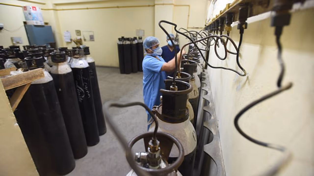 కరోనా నెగిటివ్... కానీ ఊపిరాడక.. ఆక్సీజన్ దొరకక... కరోనా నెగిటివ్... కానీ ఊపిరాడక.. ఆక్సీజన్ దొరకక...