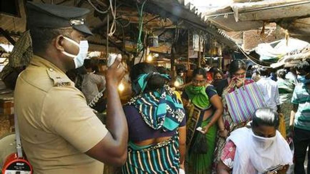 অক্টোবরেই আসছে করোনার তৃতীয় তরঙ্গ, পরিস্থিতি মারাত্মক হওয়ার আশঙ্কা বিশেষজ্ঞদের অক্টোবরেই আসছে করোনার তৃতীয় তরঙ্গ, পরিস্থিতি মারাত্মক হওয়ার আশঙ্কা বিশেষজ্ঞদের