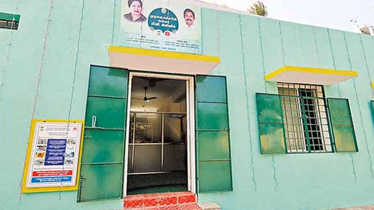 #BREAKING அதிர்ச்சி தகவல்... தமிழகம் முழுவதும் 2,000 அம்மா மினி கிளினிக்குகள் தற்காலிகமாக மூடல்...! #BREAKING அதிர்ச்சி தகவல்... தமிழகம் முழுவதும் 2,000 அம்மா மினி கிளினிக்குகள் தற்காலிகமாக மூடல்...!