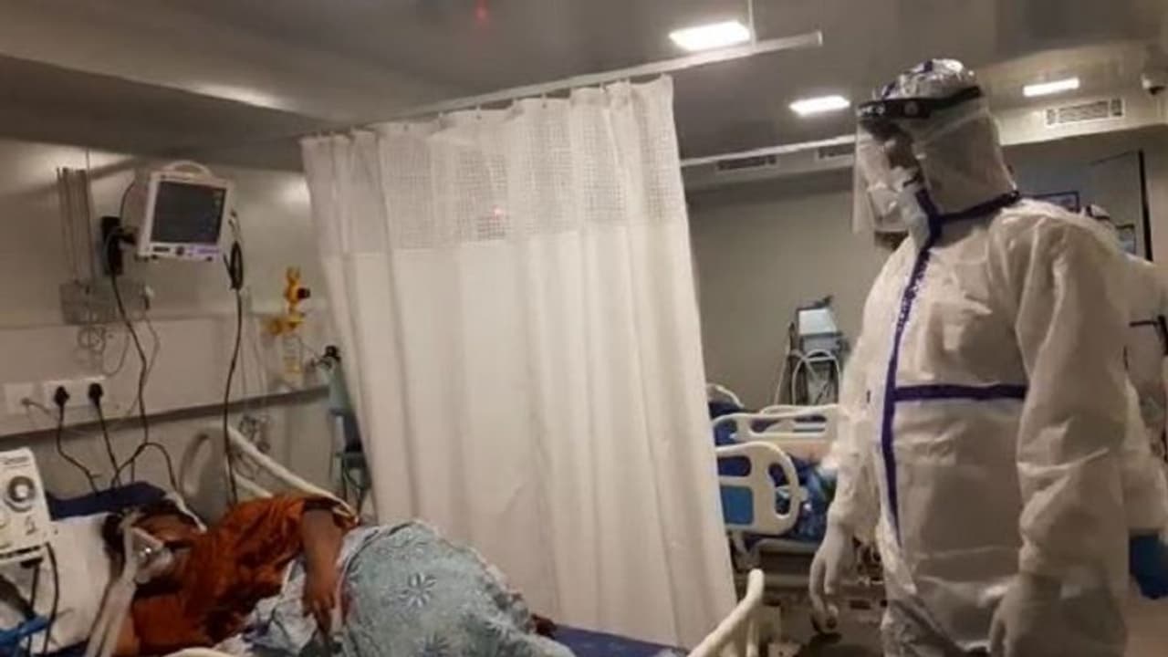 ಕೊರೋನಾ ಸೋಂಕಿತರ ಯೋಗಕ್ಷೇಮ ವಿಚಾರಿಸಿದ ಡಿಸಿಎಂ ಕೊರೋನಾ ಸೋಂಕಿತರ ಯೋಗಕ್ಷೇಮ ವಿಚಾರಿಸಿದ ಡಿಸಿಎಂ