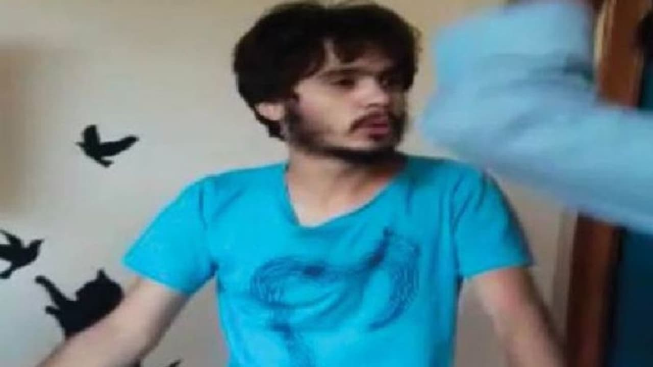 कोरोना से ज्यादा खतरनाक ऐसे लोग: रेमडेसिविर की शीशी में पानी भरकर बेच रहे थे, सांसों की करते सौदेबाजी कोरोना से ज्यादा खतरनाक ऐसे लोग: रेमडेसिविर की शीशी में पानी भरकर बेच रहे थे, सांसों की करते सौदेबाजी