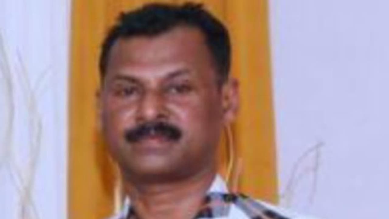 യുവാവുമായുള്ള തർക്കത്തിനിടെ മർദ്ദനമേറ്റ് ചികിത്സയിലായിരുന്ന സിവിൽ പൊലിസ് ഓഫീസർ മരിച്ചു യുവാവുമായുള്ള തർക്കത്തിനിടെ മർദ്ദനമേറ്റ് ചികിത്സയിലായിരുന്ന സിവിൽ പൊലിസ് ഓഫീസർ മരിച്ചു